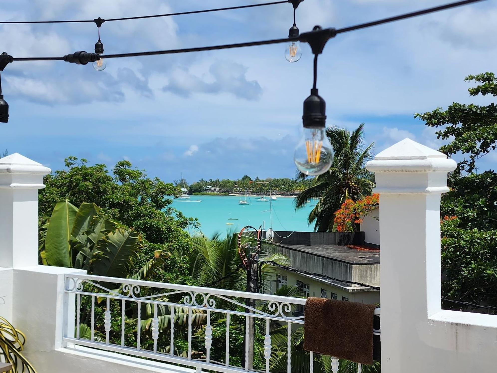 Apartment Lovely With Views Of The Lagoon. *